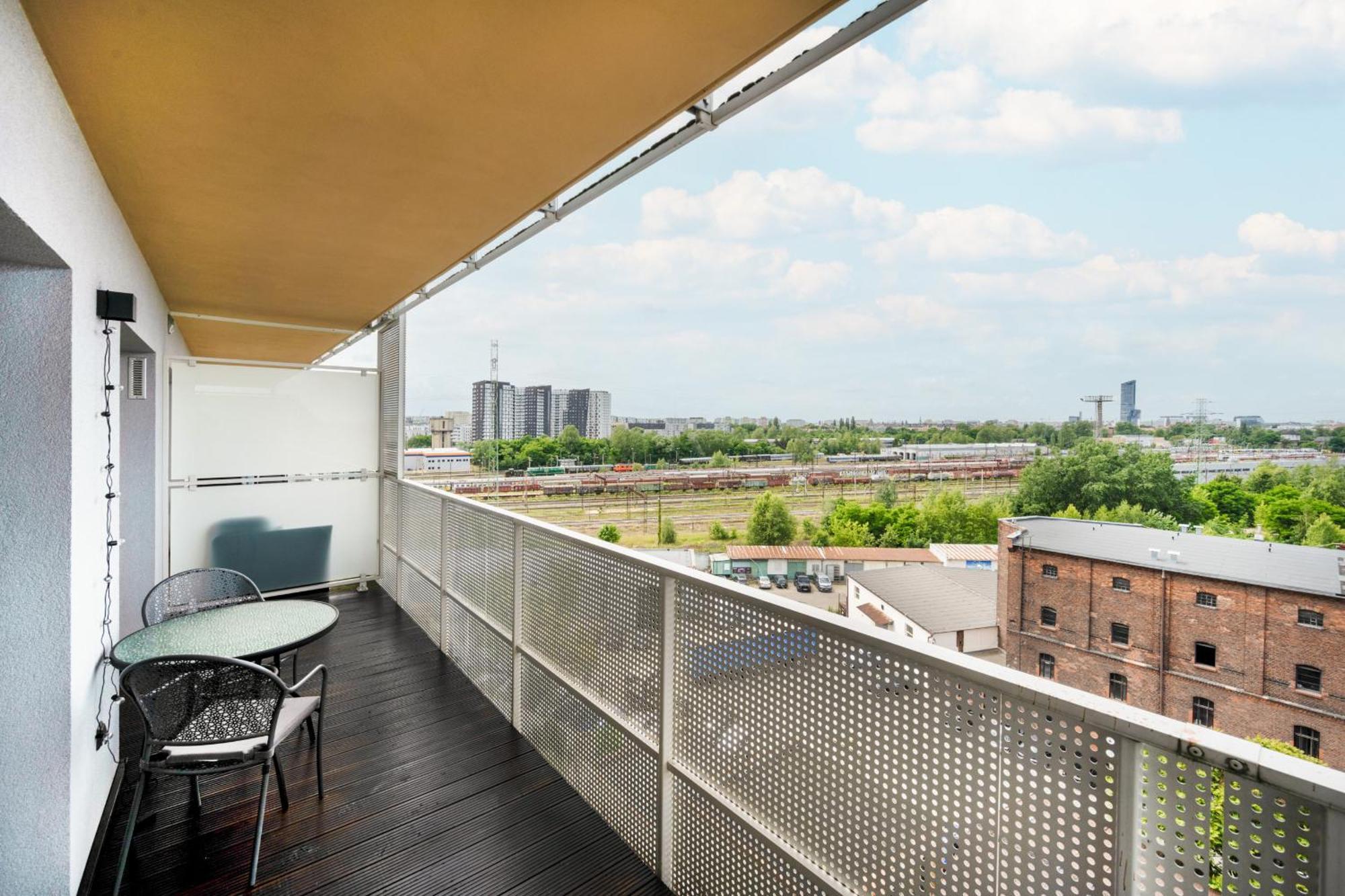 Klasyczny Apartament Z Balkonem We Wroclawiu By Noclegi Renters Екстериор снимка