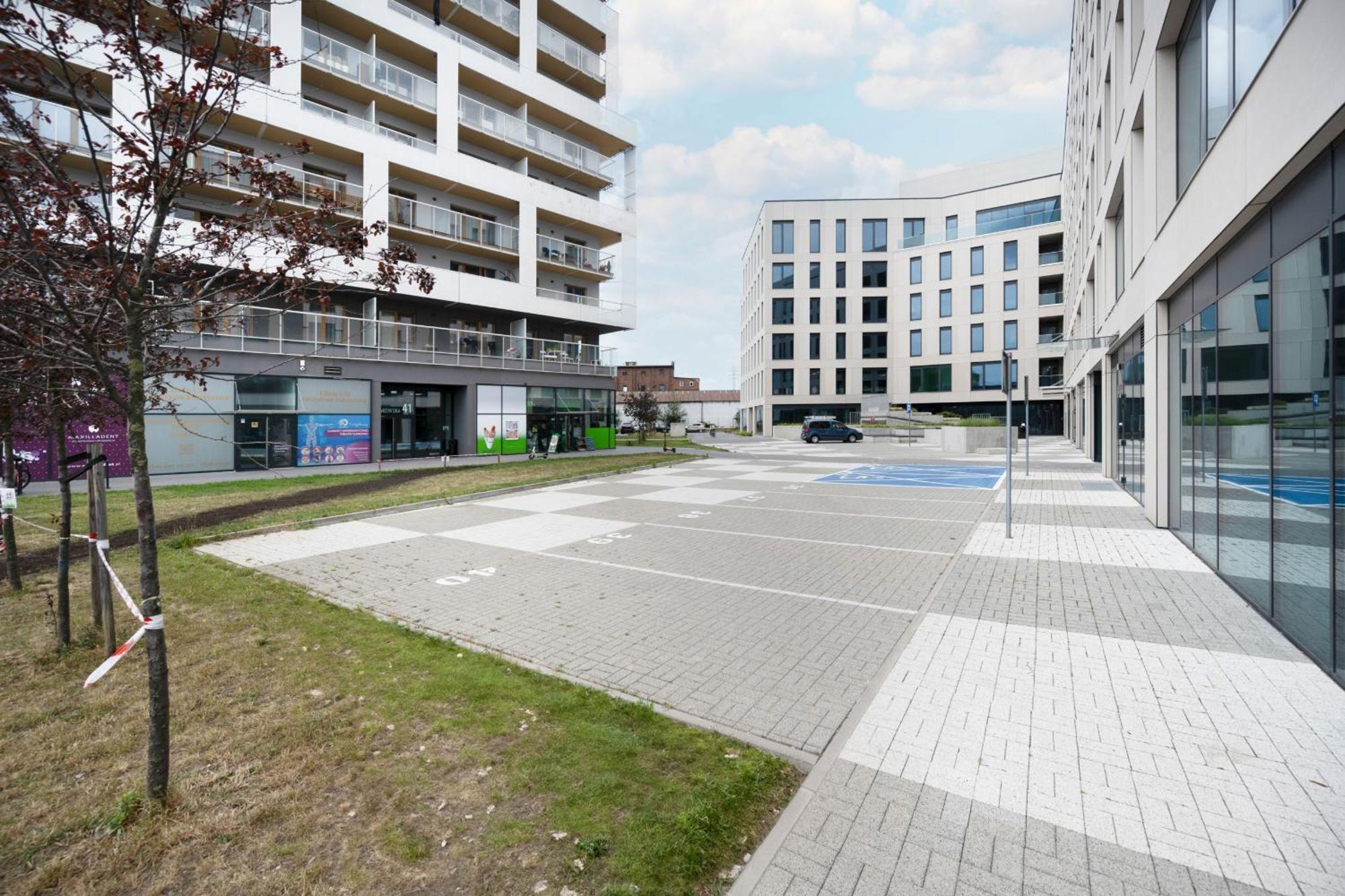 Klasyczny Apartament Z Balkonem We Wroclawiu By Noclegi Renters Екстериор снимка